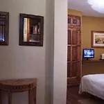 Lux San Miguel 아파트호텔 2*