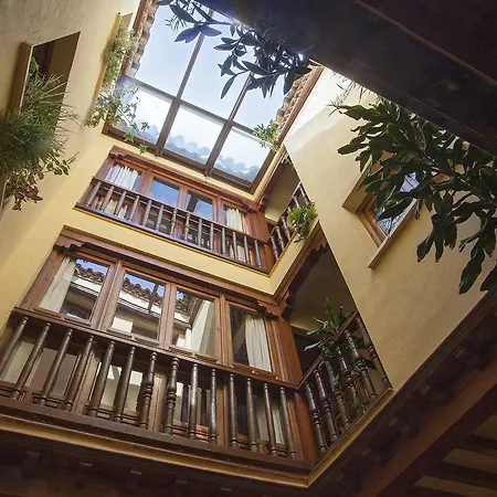 Almunia De San Miguel Apartmanhotel 2*