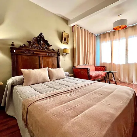 Almunia De San Miguel Apartmanhotel 2*