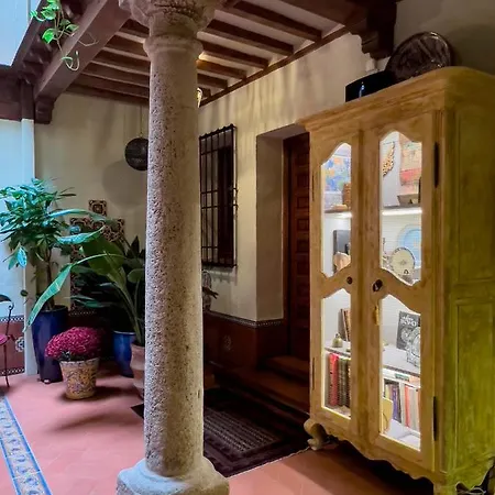 Apartmanhotel Almunia De San Miguel 2*