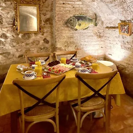 Almunia De San Miguel Apartmanhotel