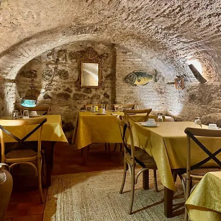 Almunia De San Miguel Apartmanhotel