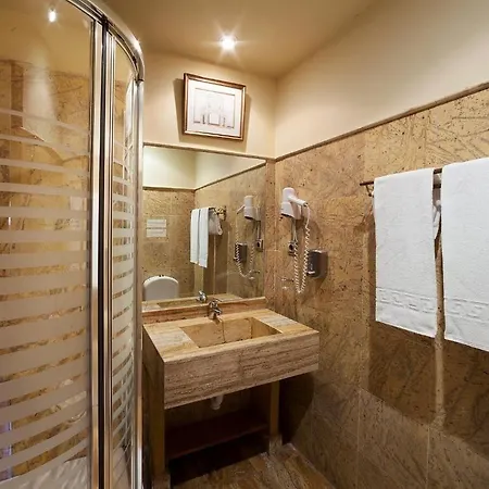 Lux San Miguel Толедо