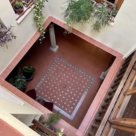 Almunia De San Miguel Apartmanhotel 2*