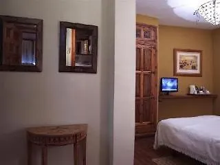 Almunia De San Miguel Apartmanhotel 2*