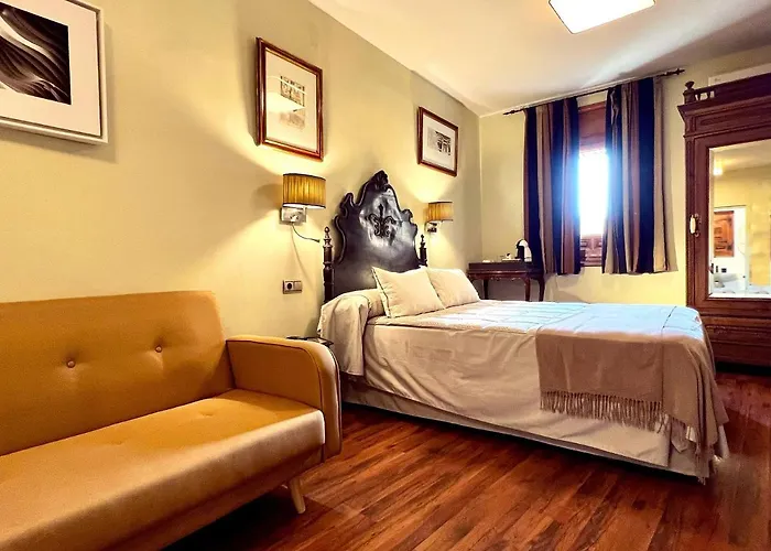 Lux San Miguel Lägenhetshotell Toledo